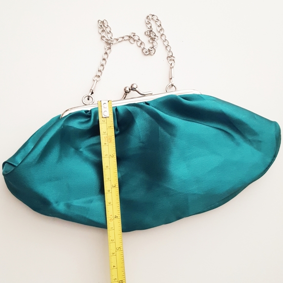 FREE🎈Oasis🍃Green Silky Evening Bag| Handbag| Clutch - Picture 4 of 4